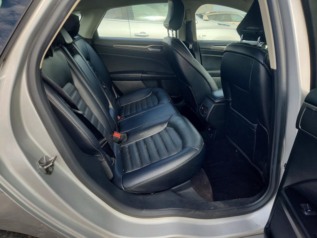 2017 Ford Fusion - zdjęcie 10