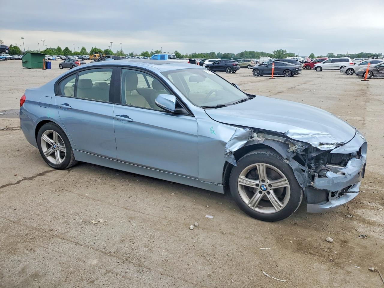 2014 BMW 320 I - zdjęcie 4