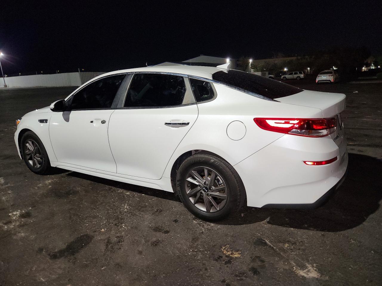 2020 Kia Optima Lx - zdjęcie 2