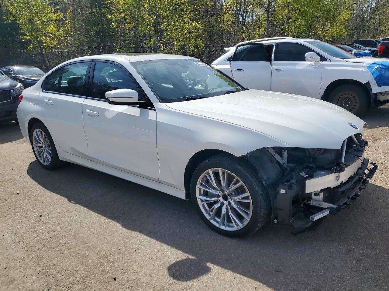 2023 BMW 330Xi - zdjęcie 4