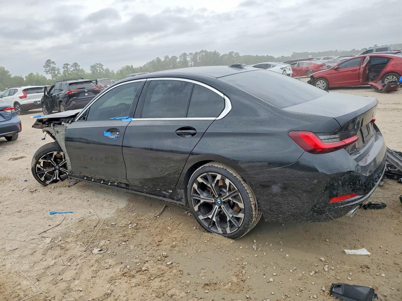 2025 BMW 330I - zdjęcie 2
