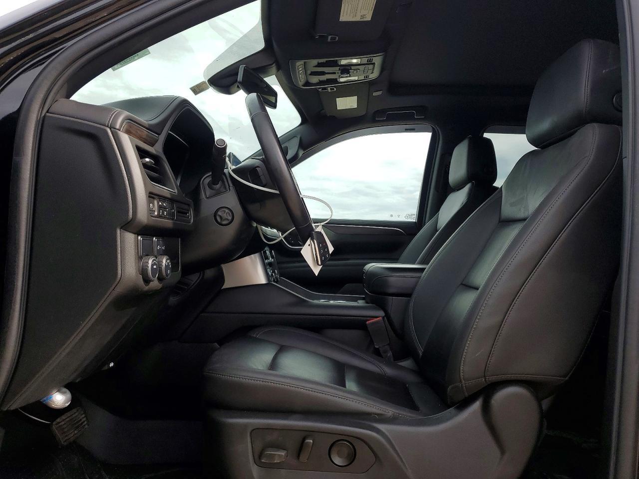 2022 Chevrolet Suburban C1500 Lt - zdjęcie 7