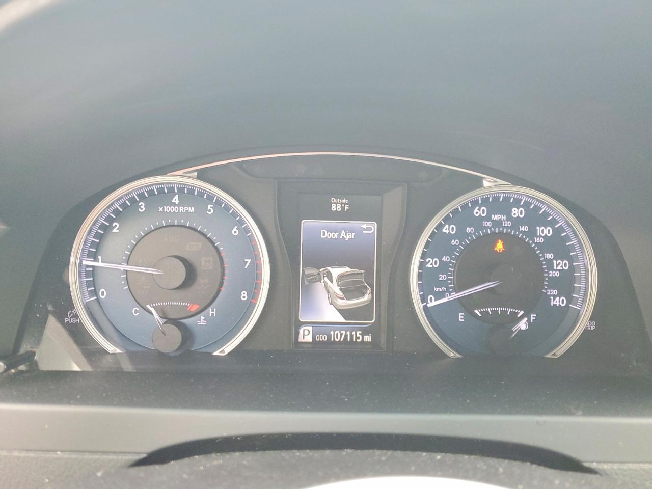 2016 Toyota Camry Le - zdjęcie 9