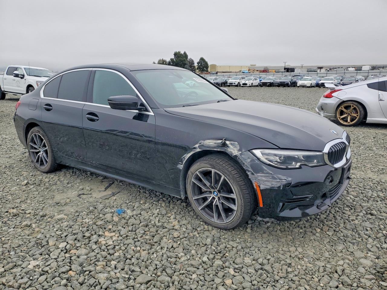 2020 BMW Seria 3 330i - zdjęcie 4