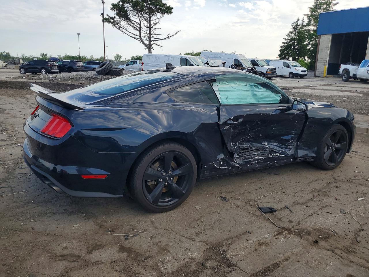2021 Ford Mustang Gt - zdjęcie 3