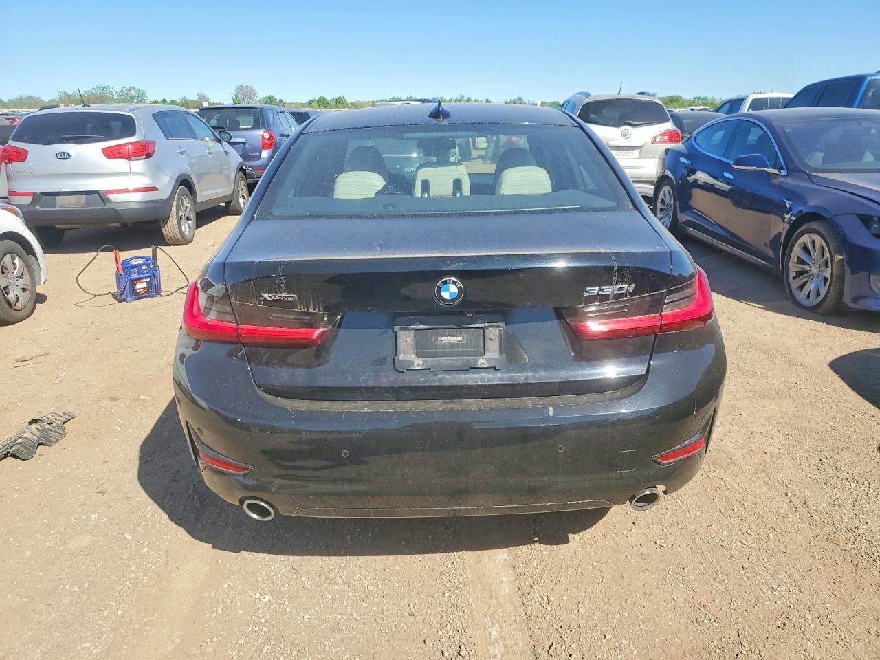 2021 BMW 330Xi - zdjęcie 6