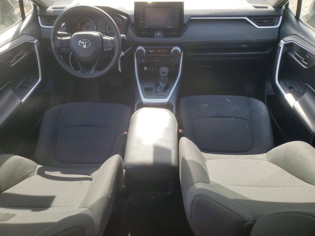 2020 Toyota Rav4 Le - zdjęcie 8