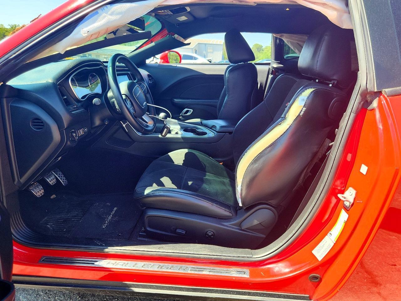 2016 Dodge Challenger R - zdjęcie 7