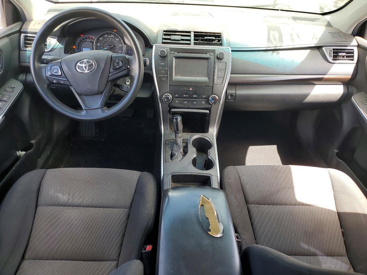 2015 Toyota Camry Le - zdjęcie 8