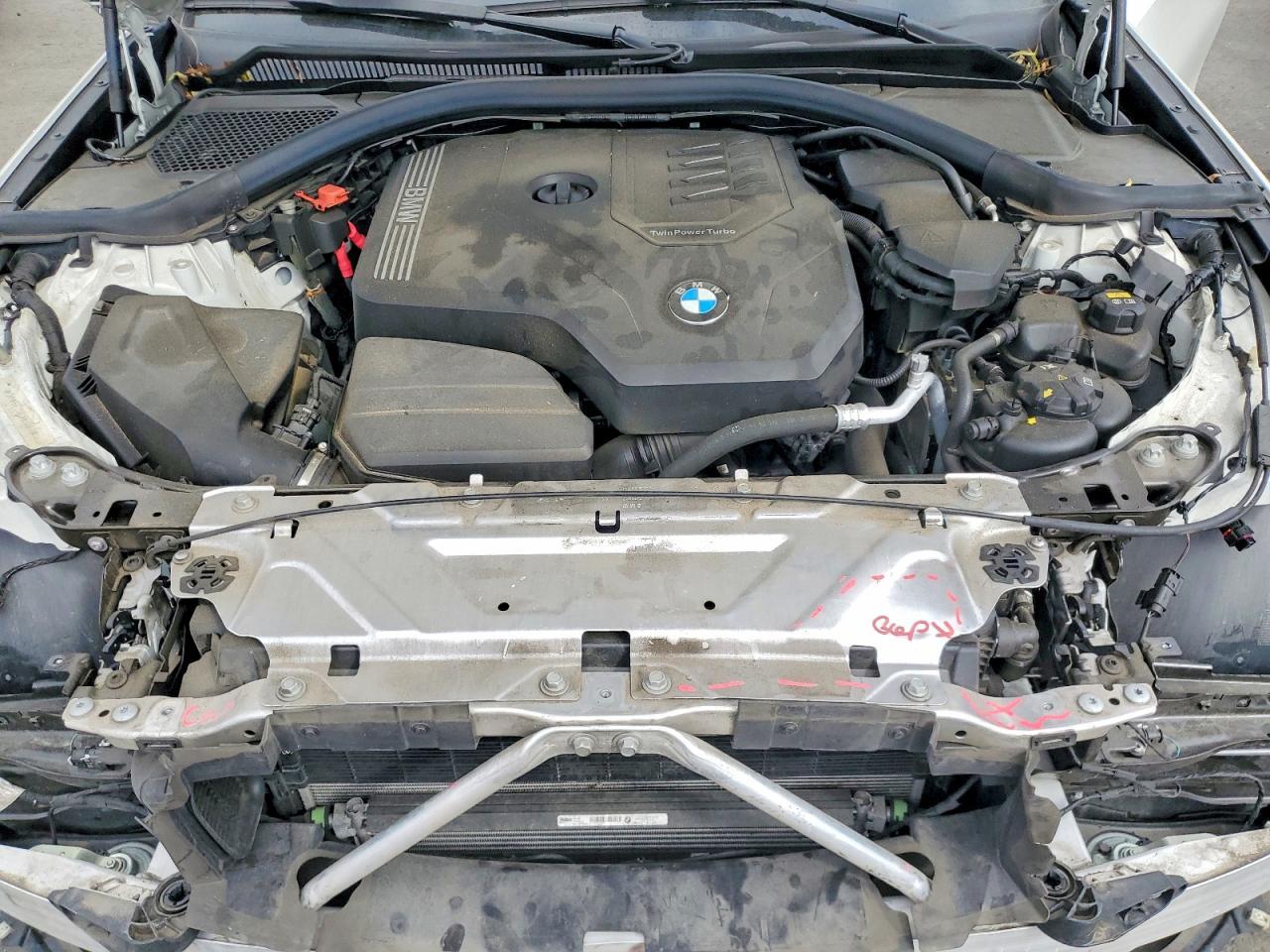 2020 BMW 330I - zdjęcie 11