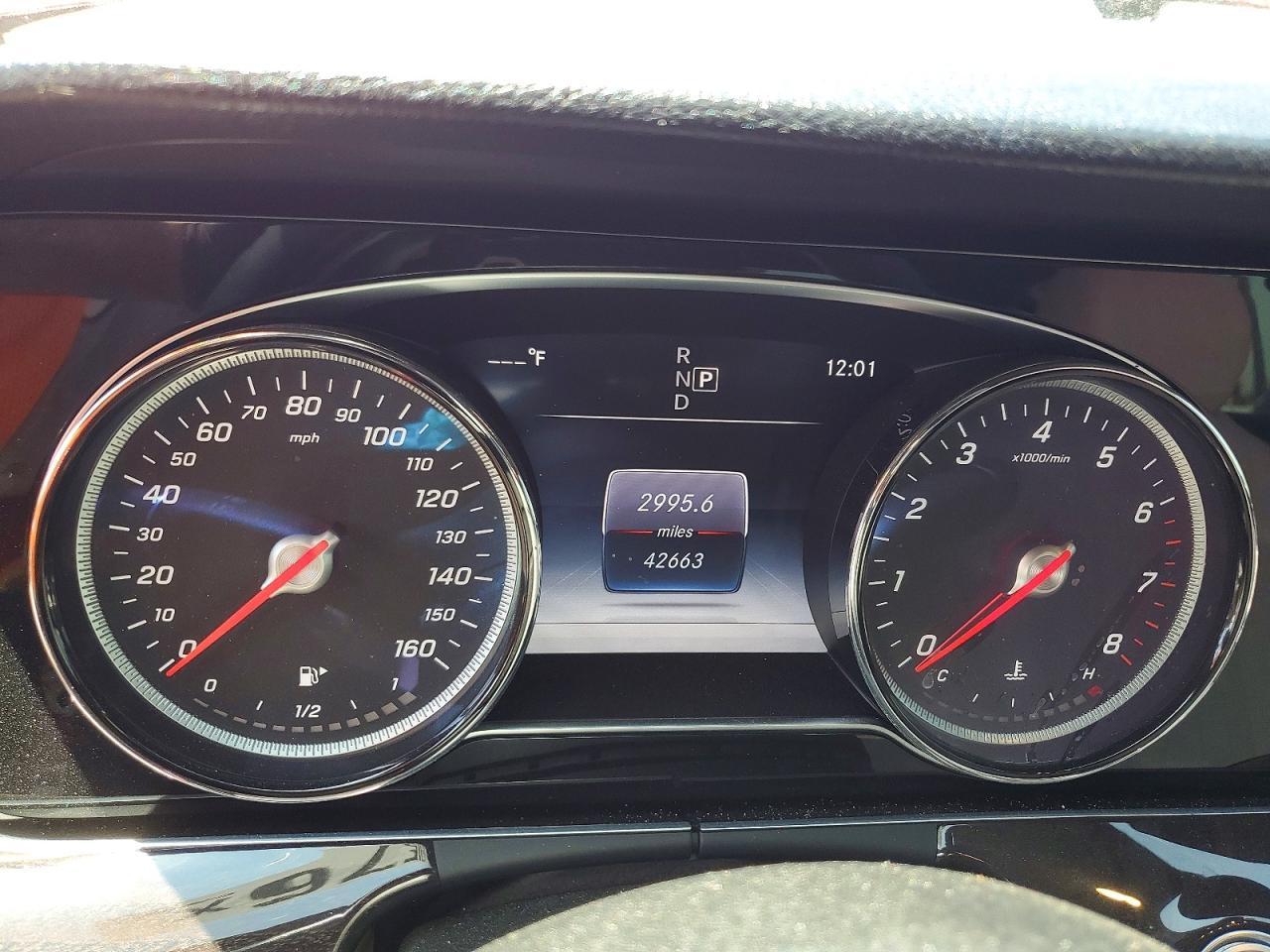 2019 Mercedes-Benz E 300 - zdjęcie 9
