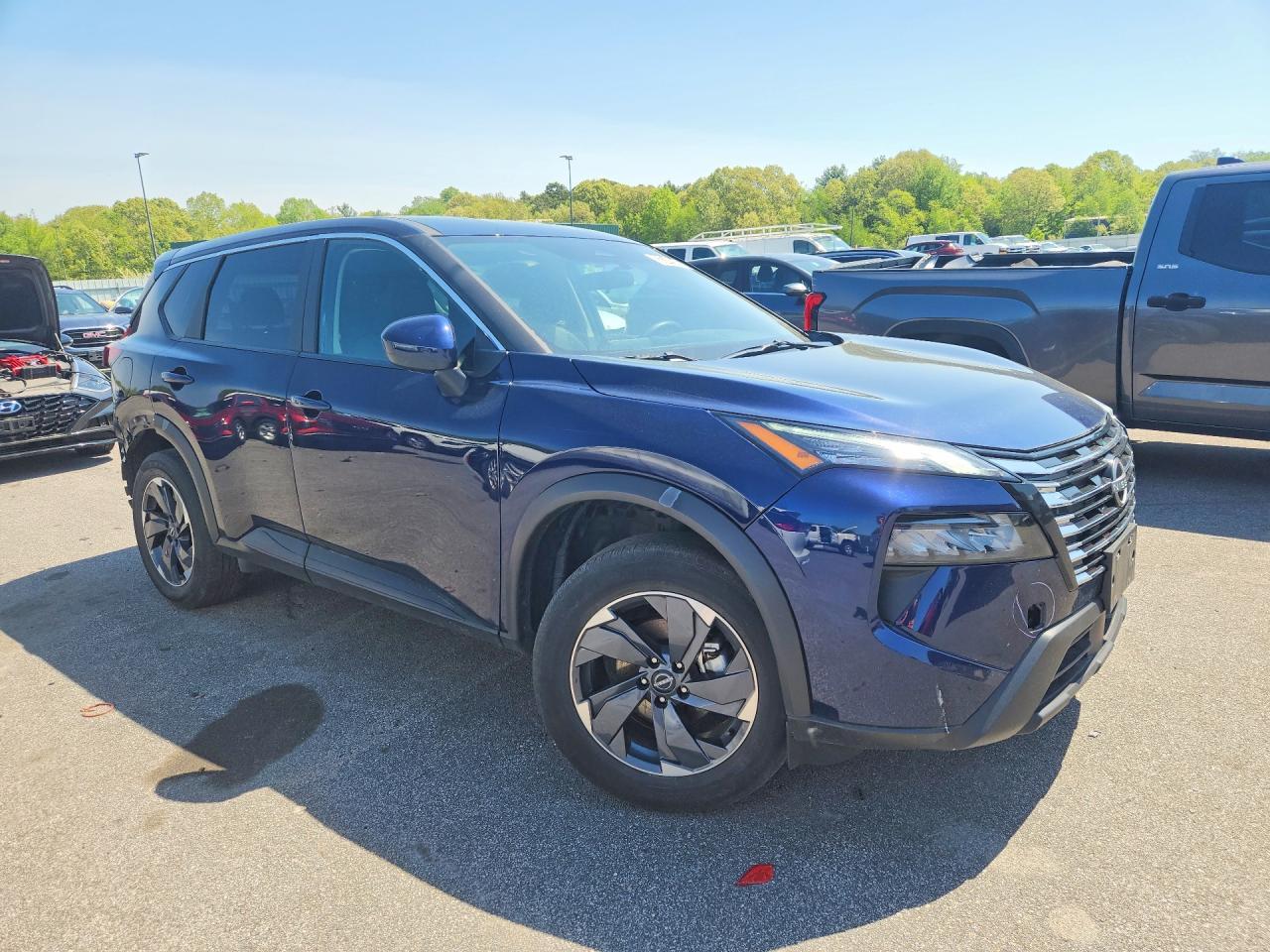 2025 Nissan Rogue Sv - zdjęcie 4