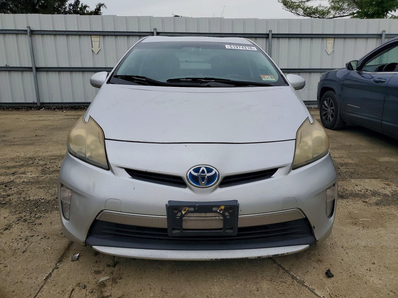 2013 Toyota Prius Plug-In Hybrid Base - zdjęcie 5