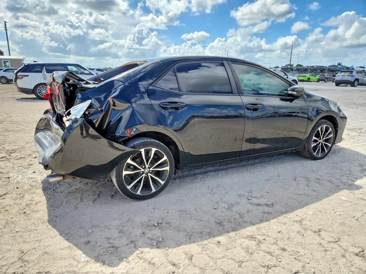 2018 Toyota Corolla Se - zdjęcie 3