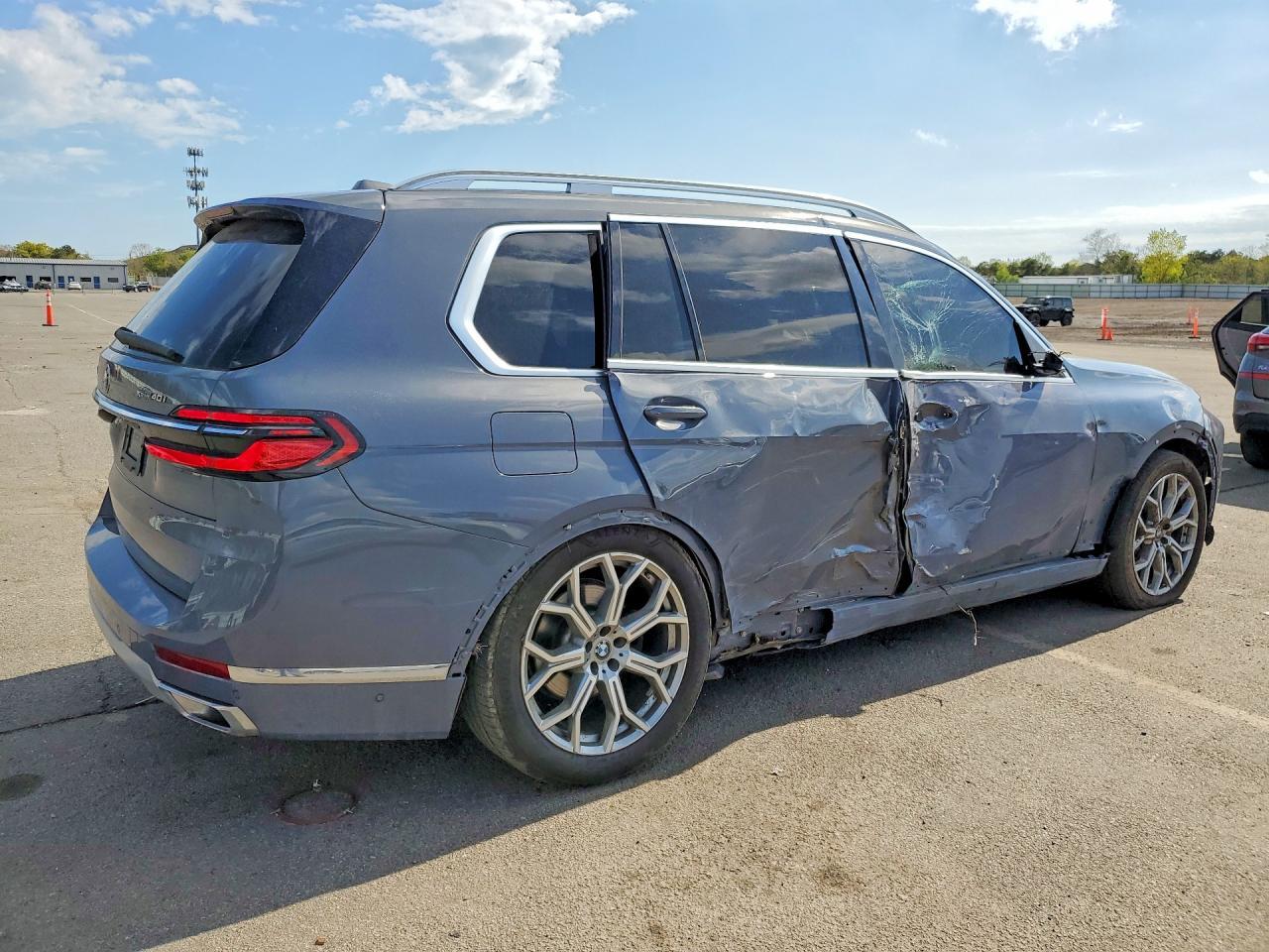 BMW X7 - zdjęcie 3