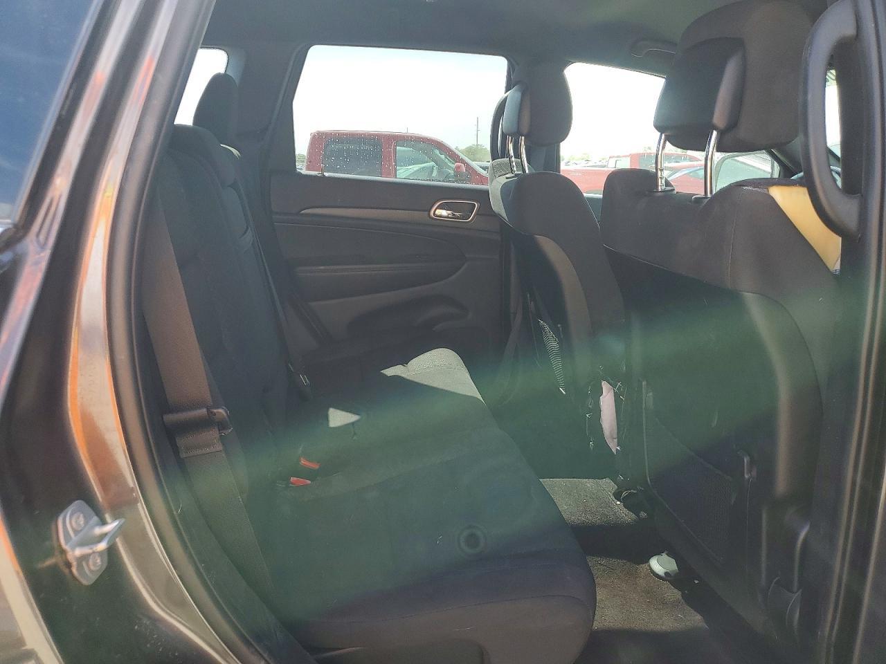 2018 Jeep Grand Cherokee Laredo - zdjęcie 11