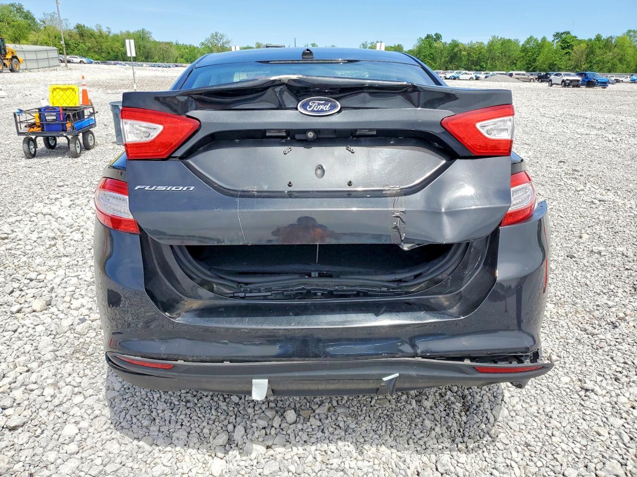 2015 Ford Fusion S - zdjęcie 6