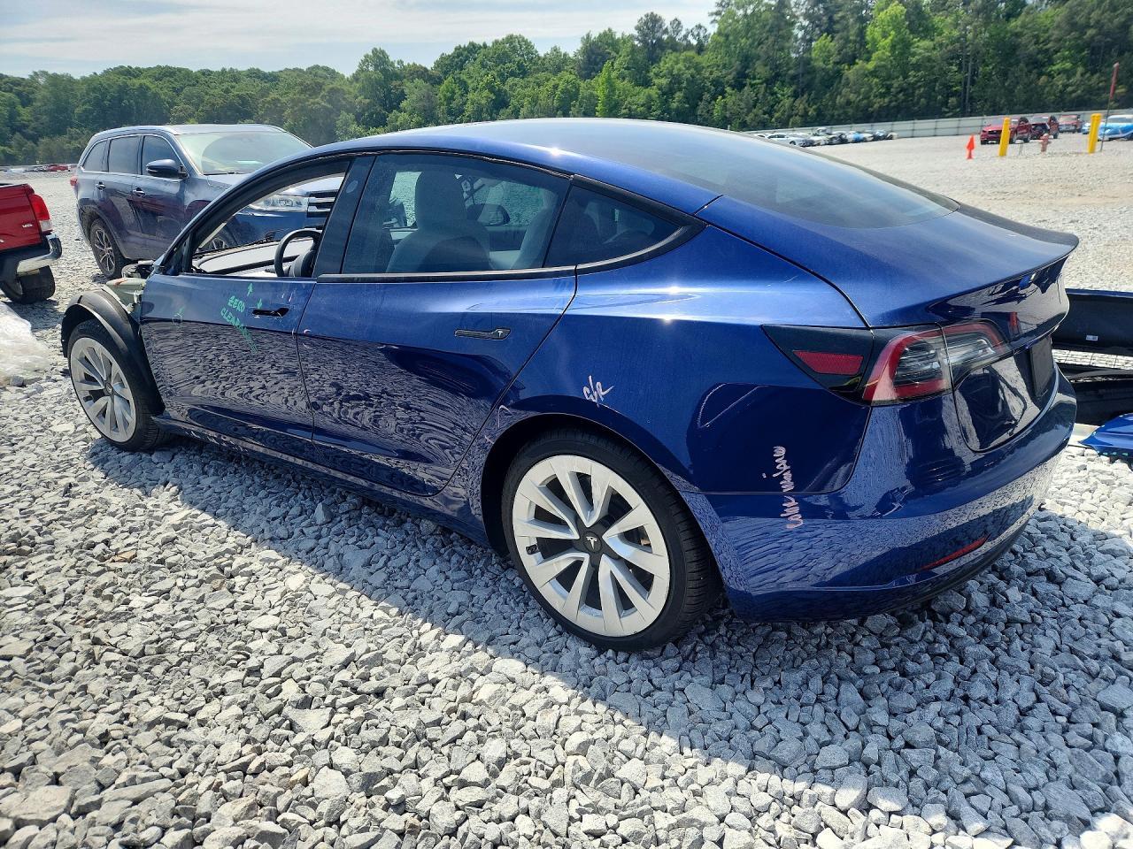 2021 Tesla Model 3 - zdjęcie 2