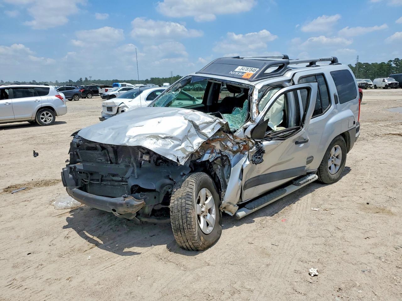 2013 Nissan Xterra X - zdjęcie główne