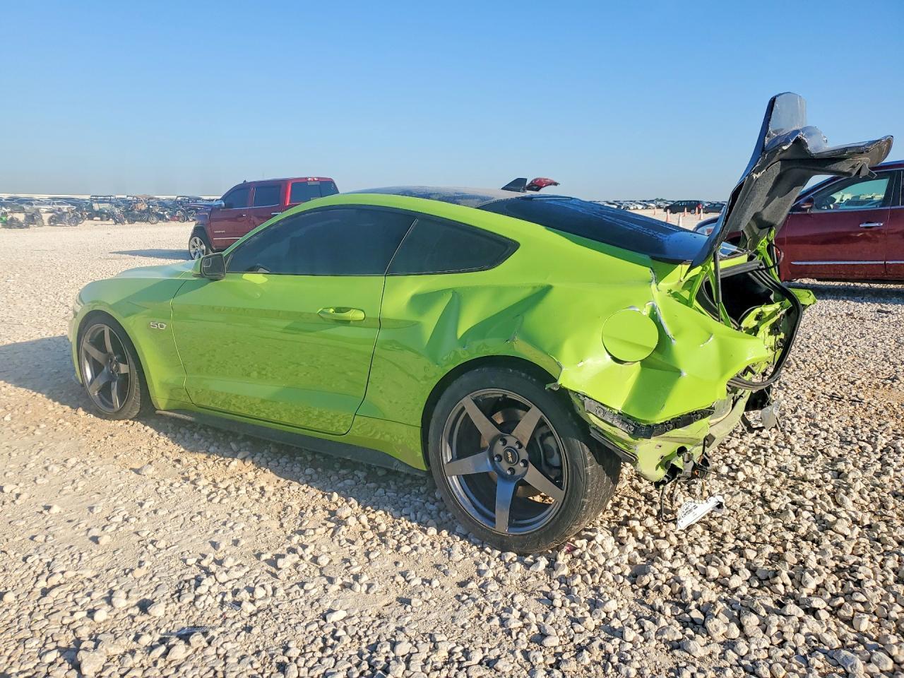 2020 Ford Mustang Gt - zdjęcie 2
