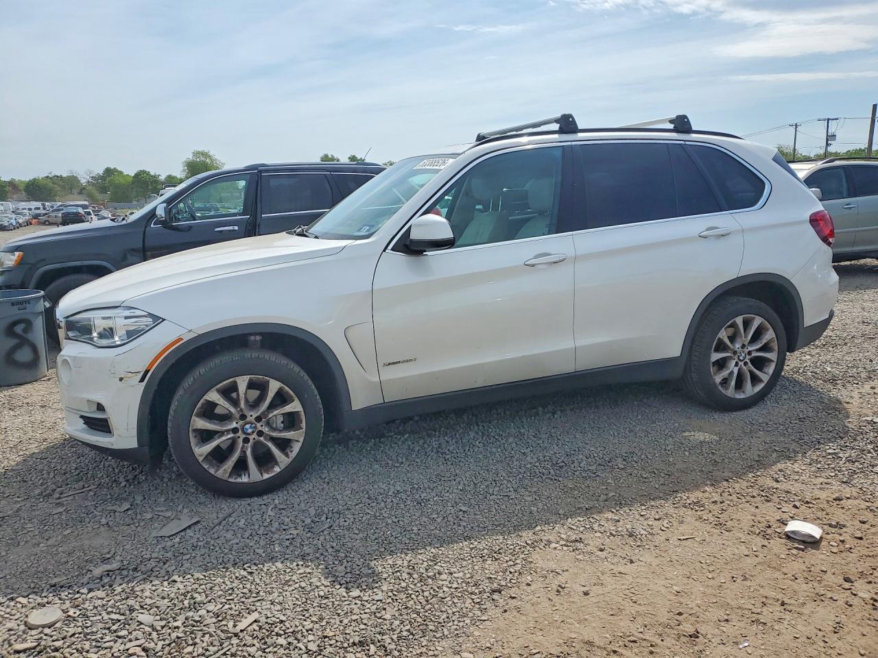 2016 BMW X5 xDrive35I - zdjęcie główne