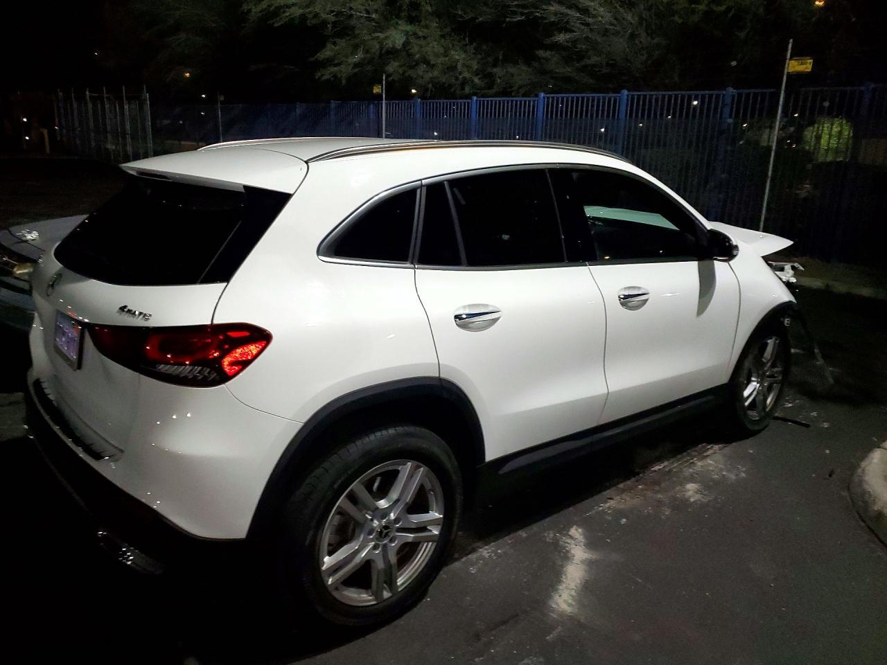 2021 Mercedes-Benz Gla 250 4Matic - zdjęcie 3
