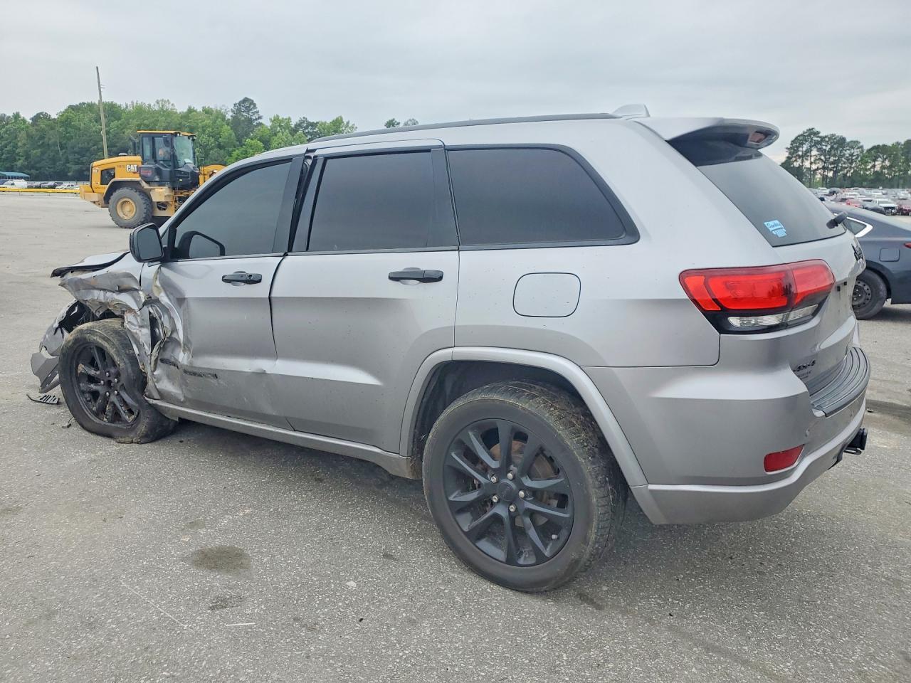 2020 Jeep Grand Cherokee Laredo - zdjęcie 2