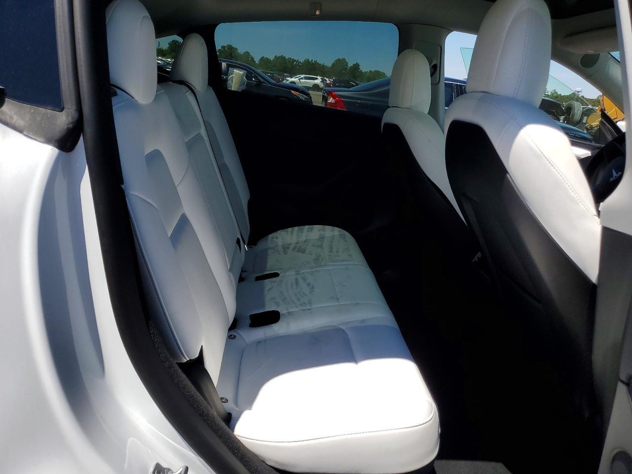 2023 Tesla Model Y - zdjęcie 10