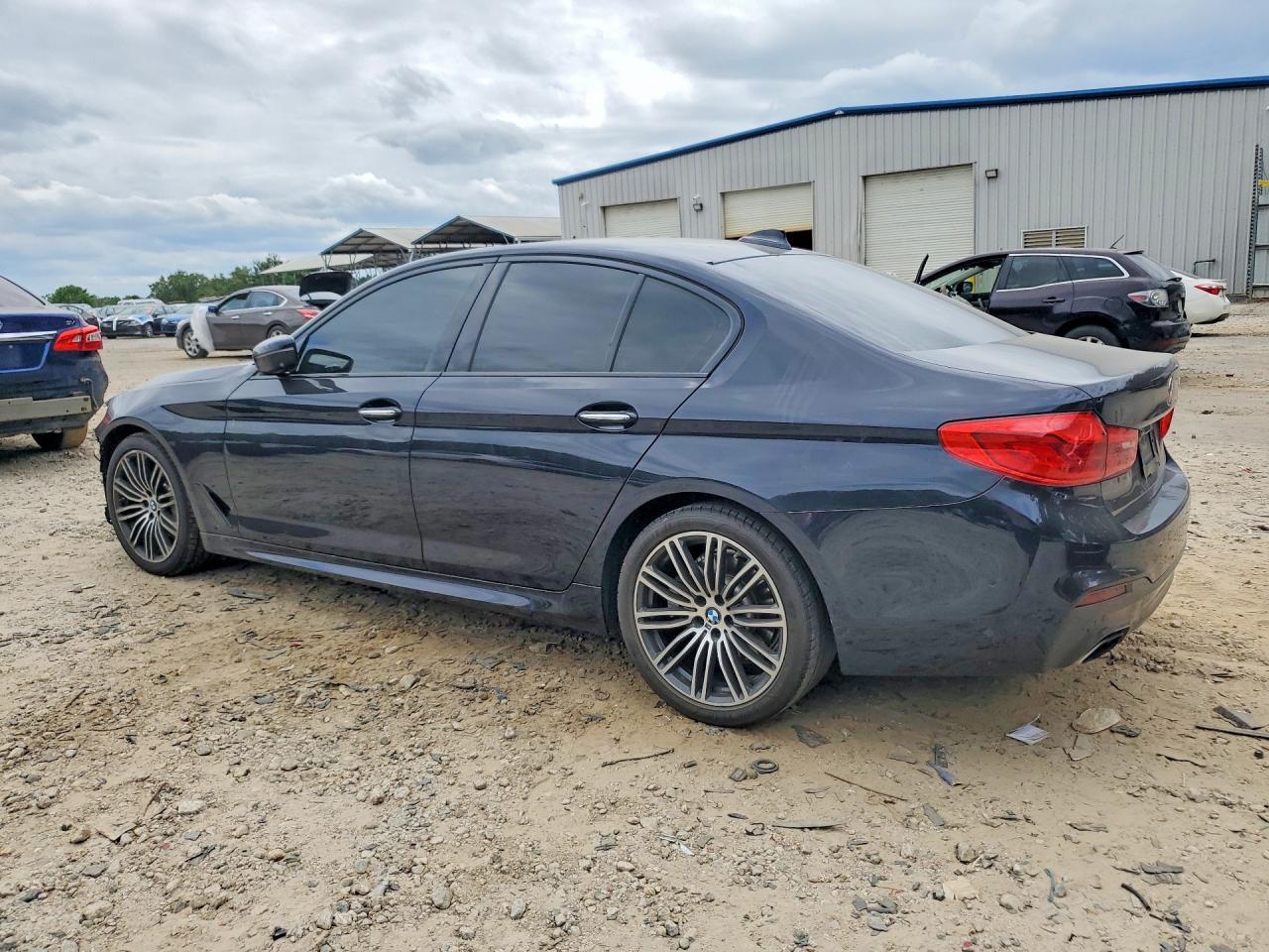 2017 BMW 530 I - zdjęcie 2
