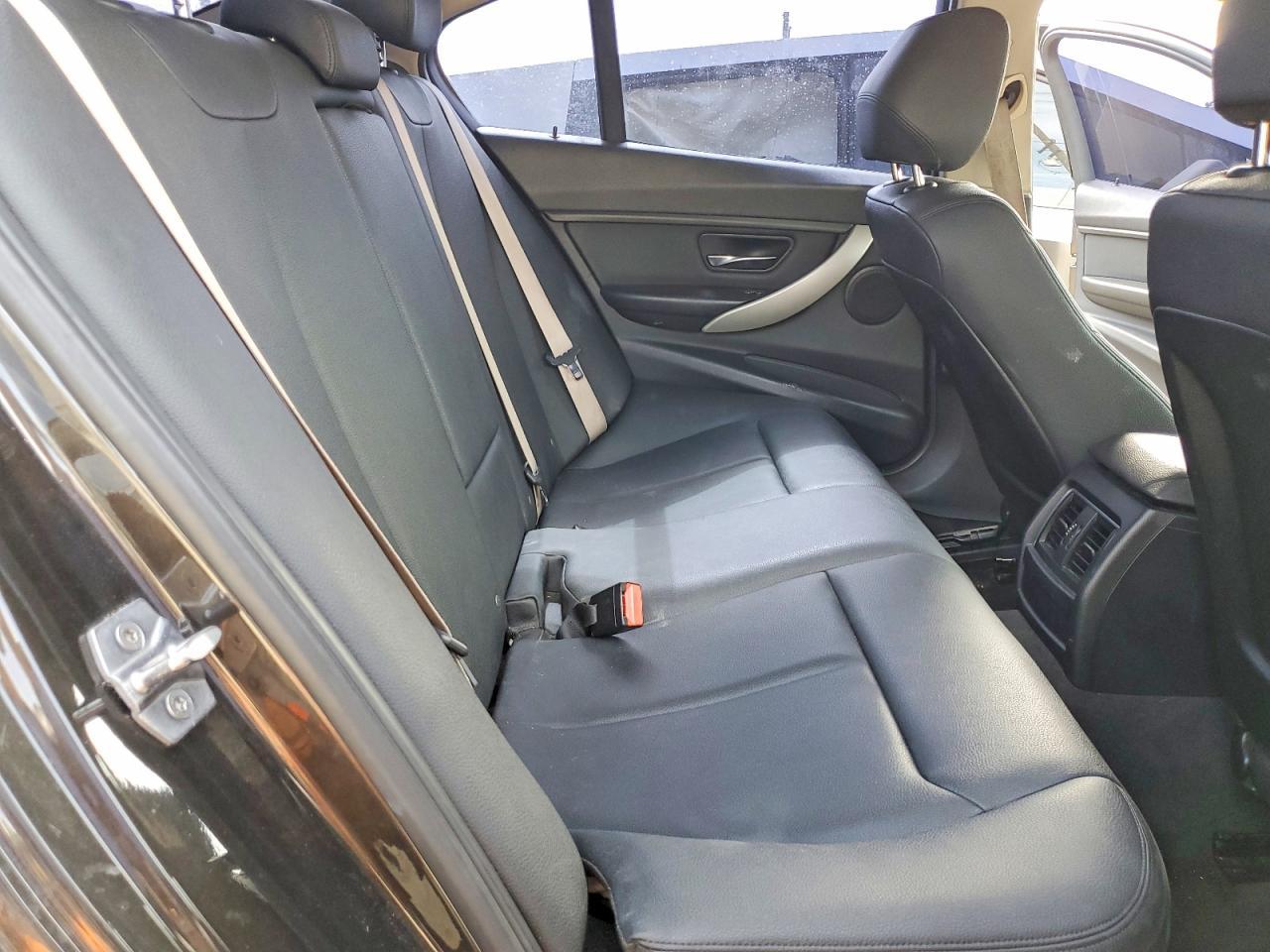 2016 BMW 320 I - zdjęcie 10