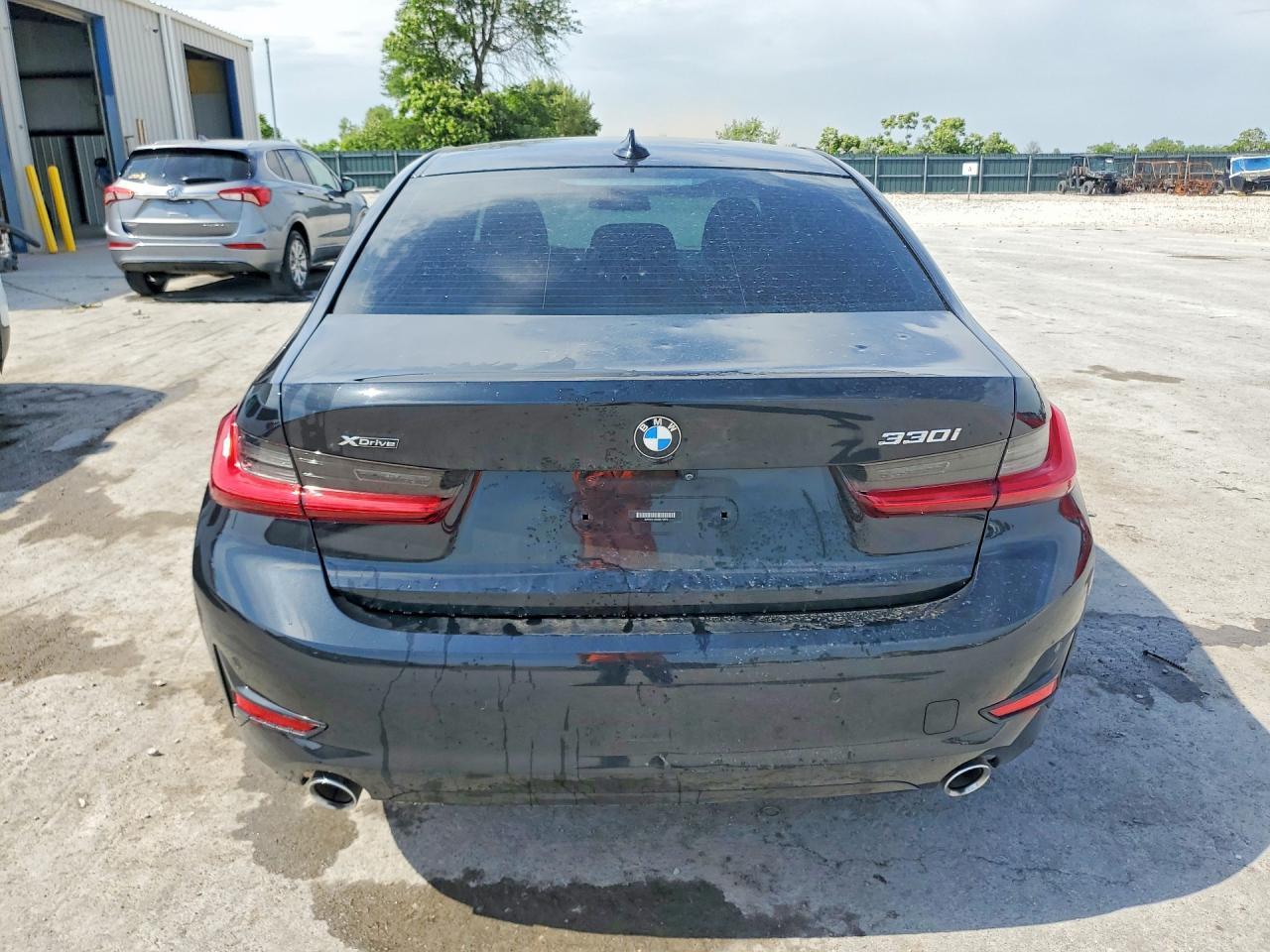 2021 BMW 330Xi - zdjęcie 6