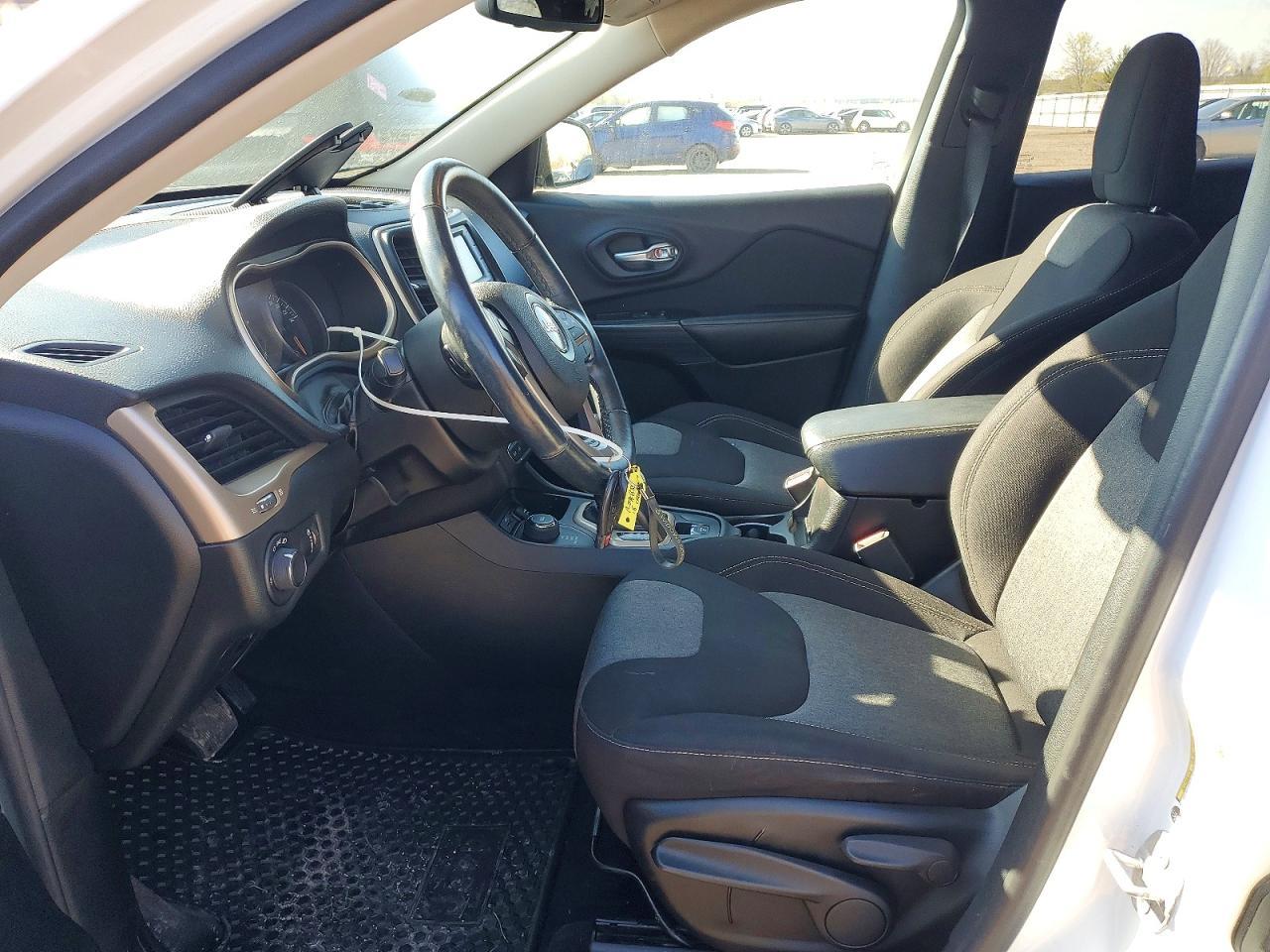 2016 Jeep Cherokee Sport - zdjęcie 7