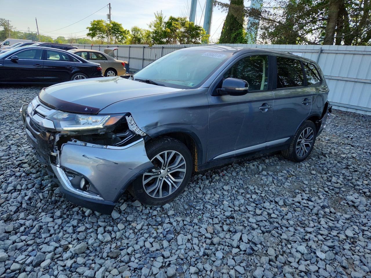 2017 Mitsubishi Outlander Se - zdjęcie główne