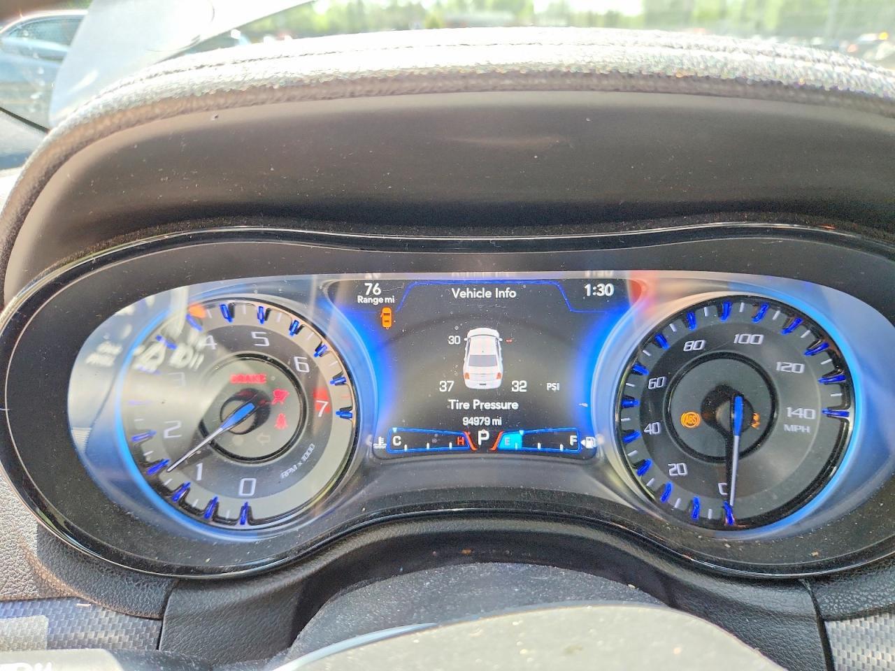 2015 Chrysler 300 S - zdjęcie 9