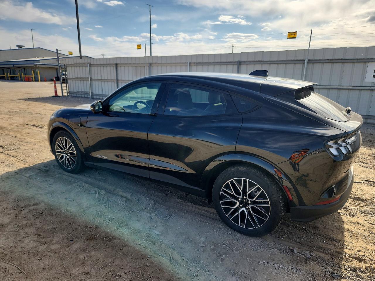 2025 Ford Mustang Mach-E Premium - zdjęcie 2