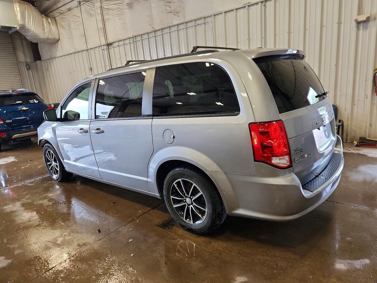 2019 Dodge Grand Caravan Gt - zdjęcie 2