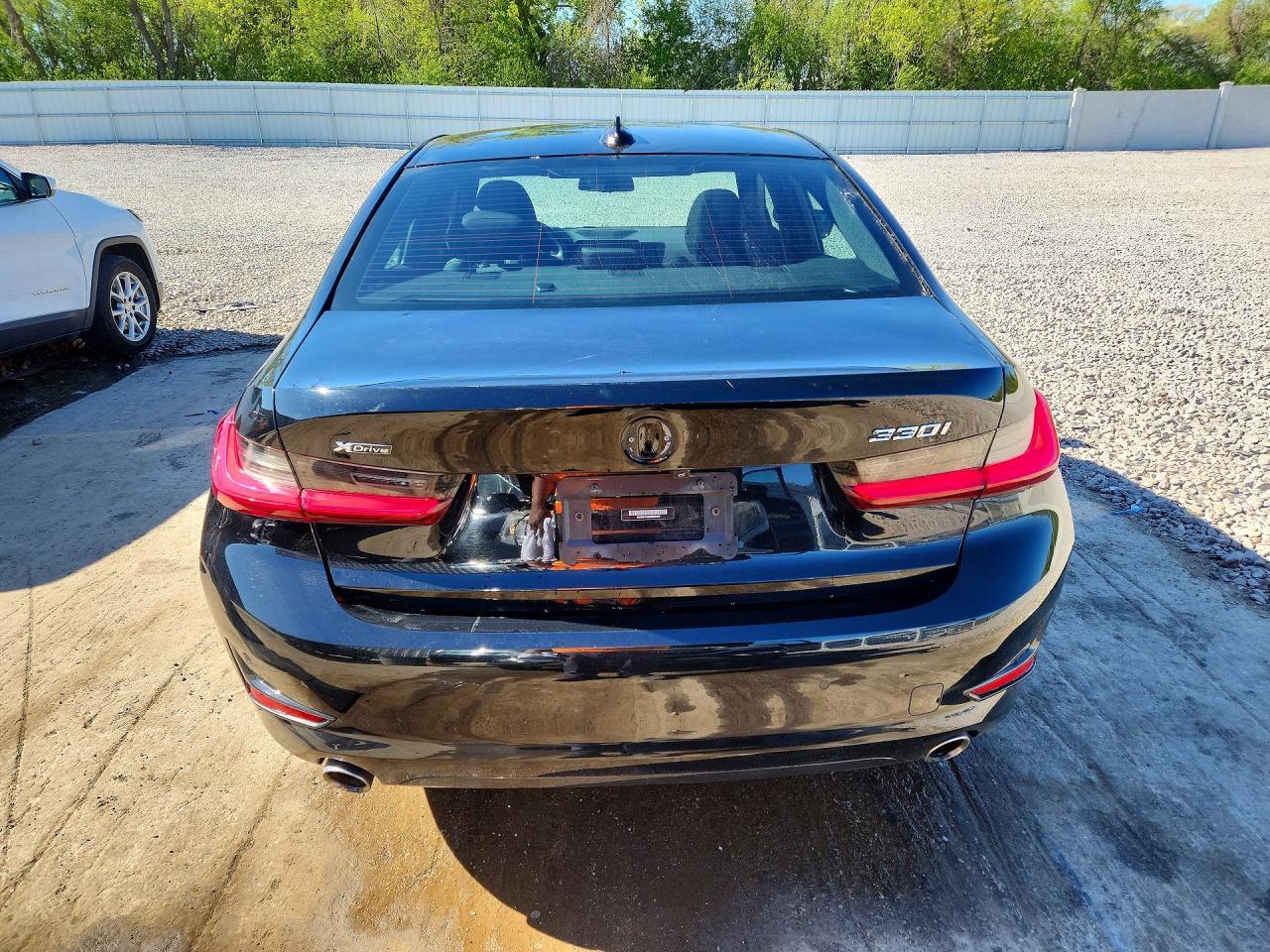 2021 BMW 330Xi - zdjęcie 6