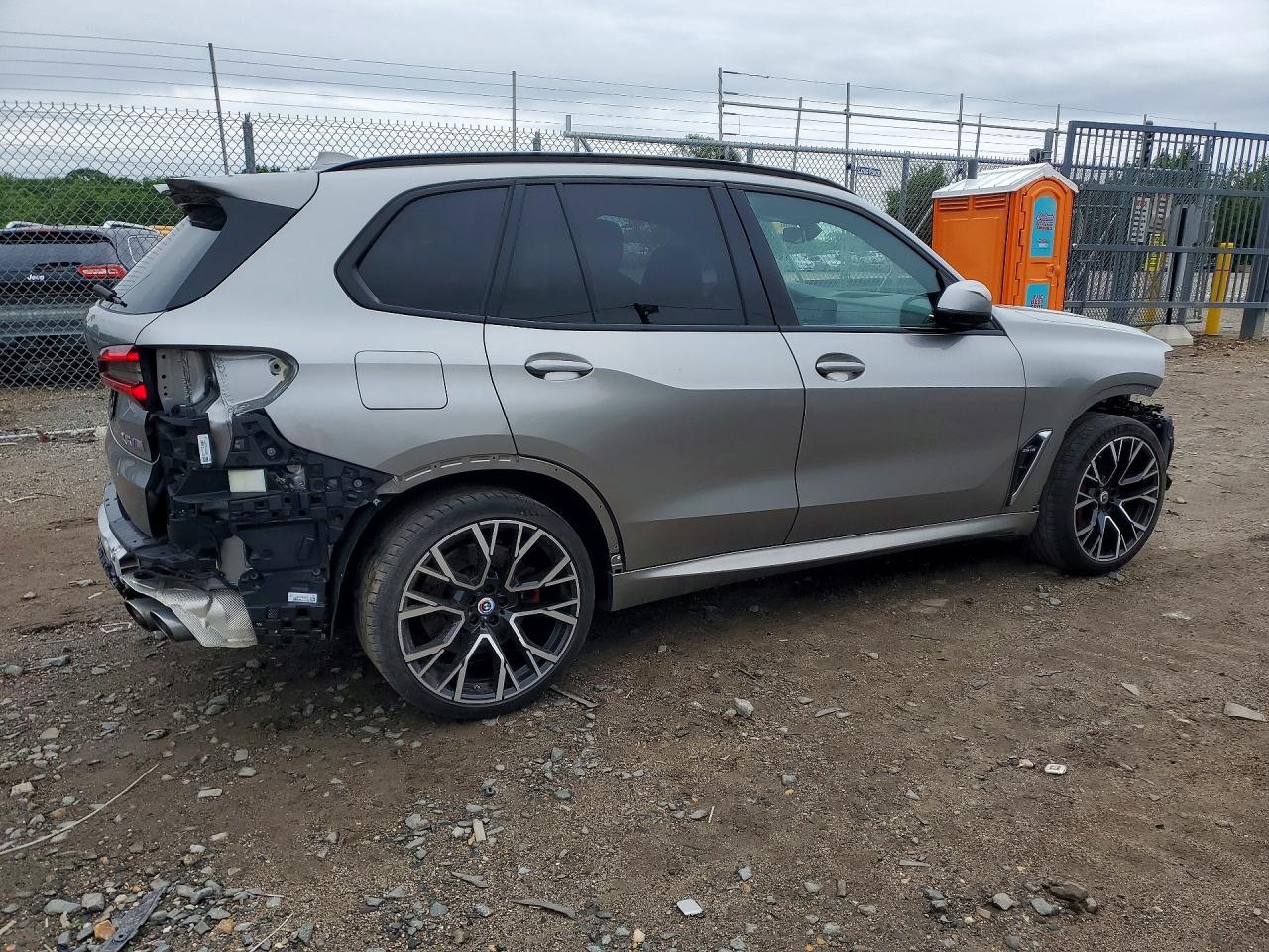2023 BMW X5 M - zdjęcie 3