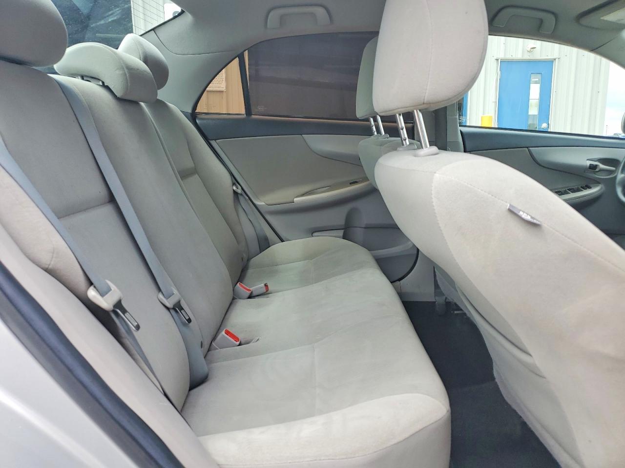 2013 Toyota Corolla Le - zdjęcie 10