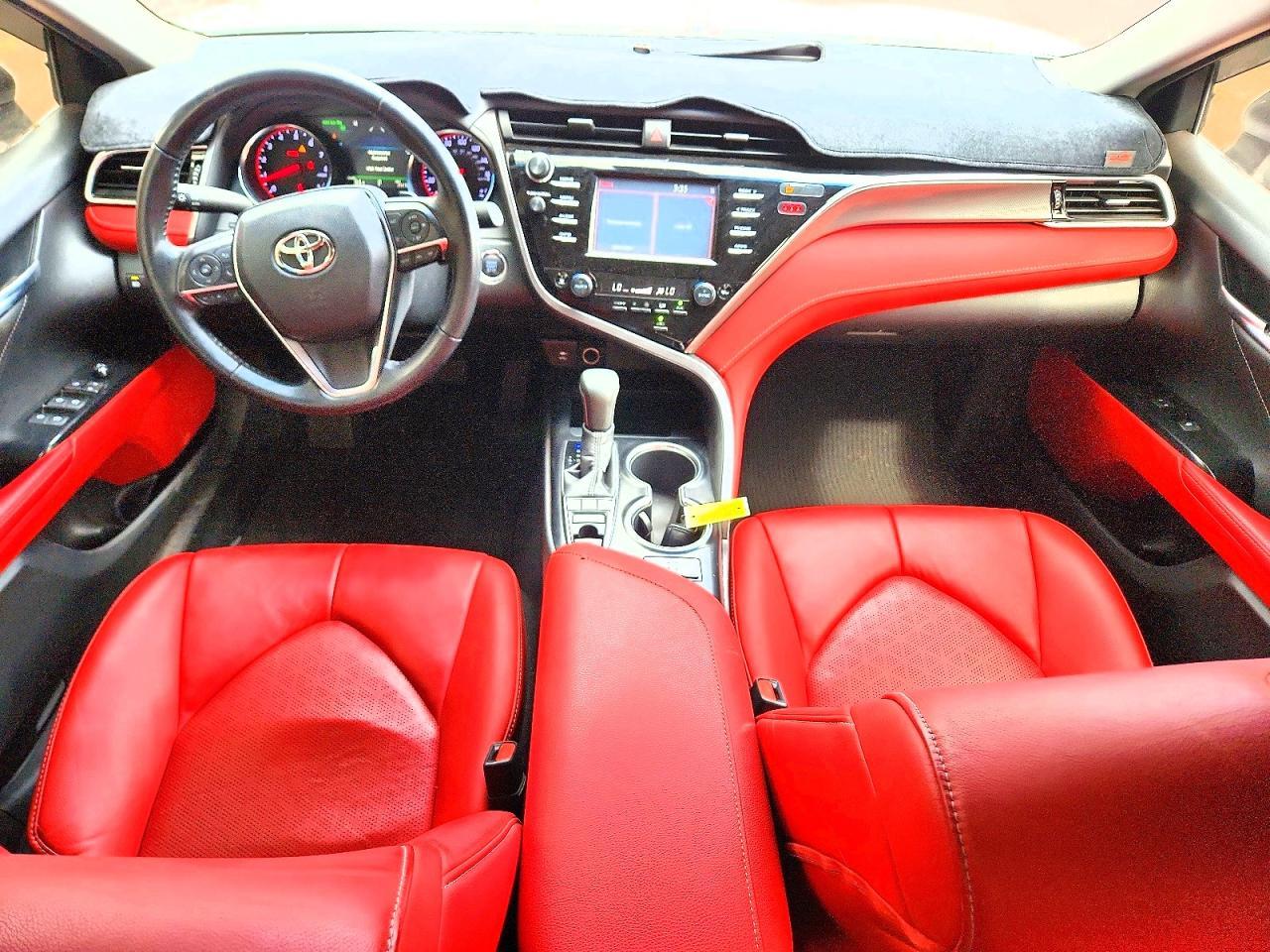2018 Toyota Camry Xse - zdjęcie 8
