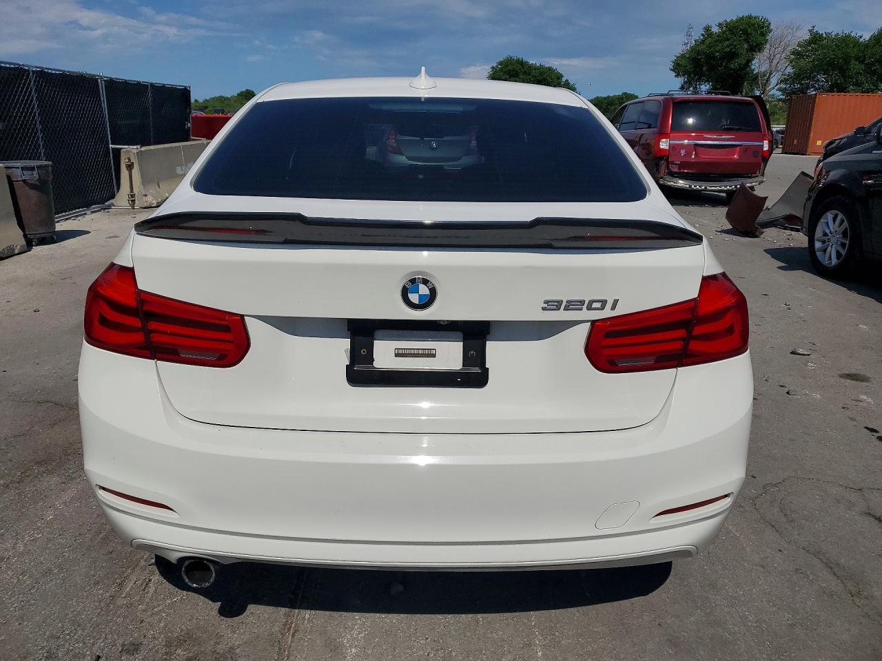 2018 BMW 320 I - zdjęcie 6