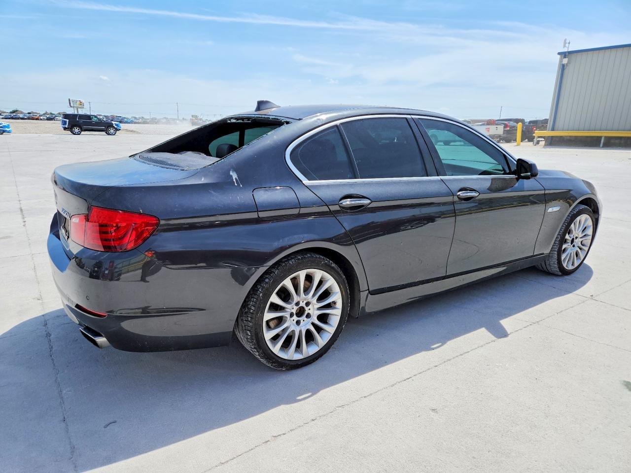 2013 BMW 550 - zdjęcie 3