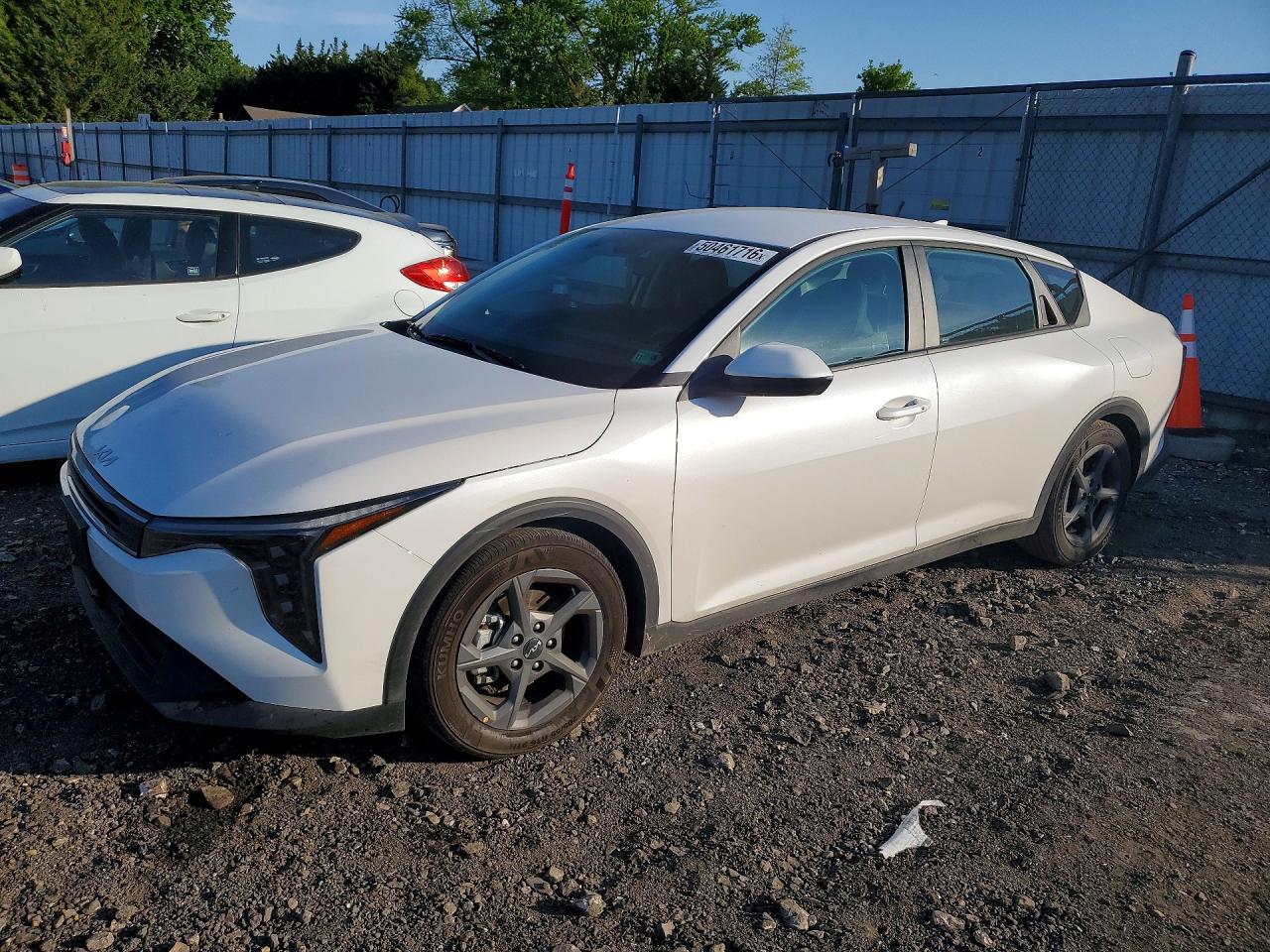 2025 Kia K4 Lxs - zdjęcie główne