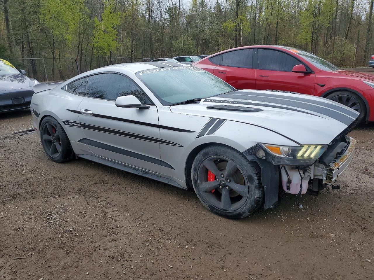 2016 Ford Mustang - zdjęcie 4