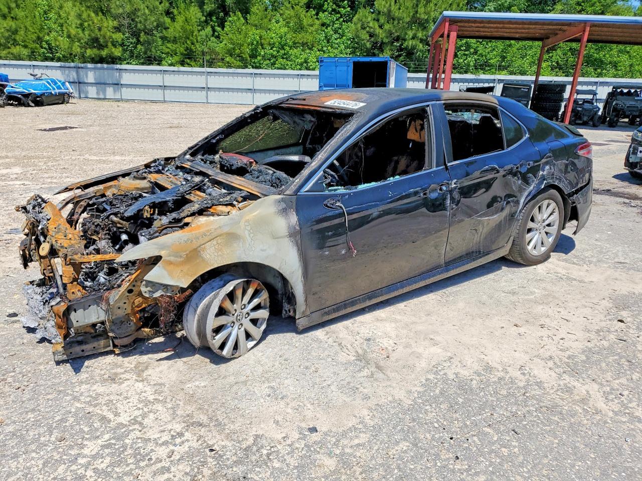 2018 Toyota Camry Le - zdjęcie główne