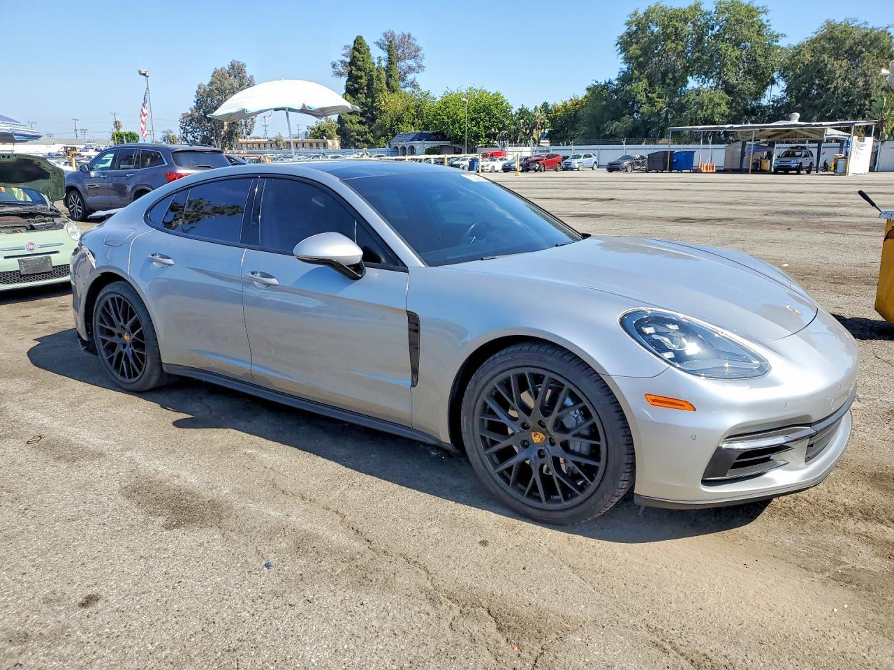 Porsche Panamera - zdjęcie 4