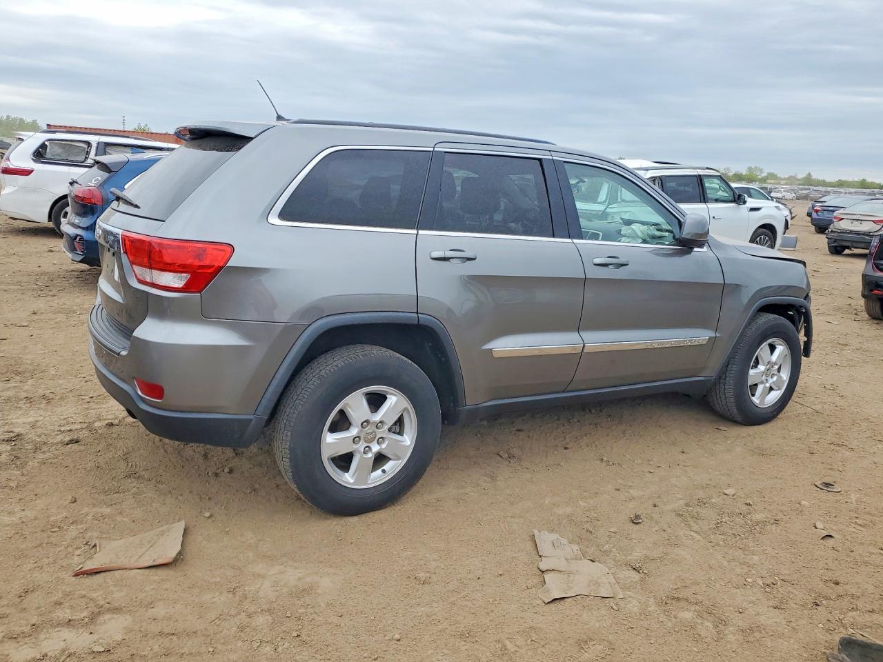 2013 Jeep Grand Cherokee Laredo - zdjęcie 3
