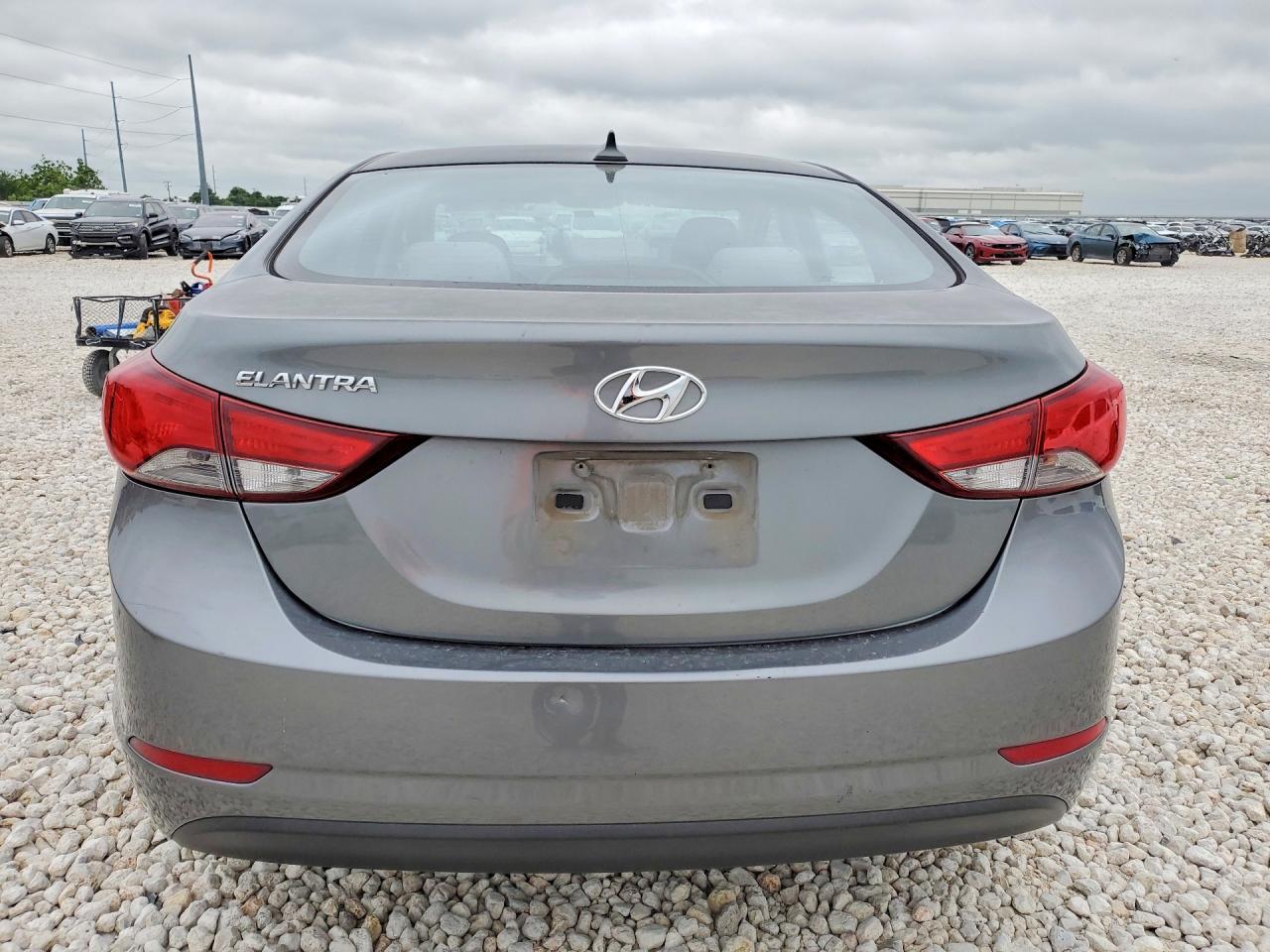 2016 Hyundai Elantra - zdjęcie 6