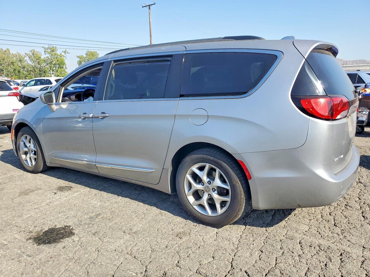 2017 Chrysler Pacifica Touring L - zdjęcie 2