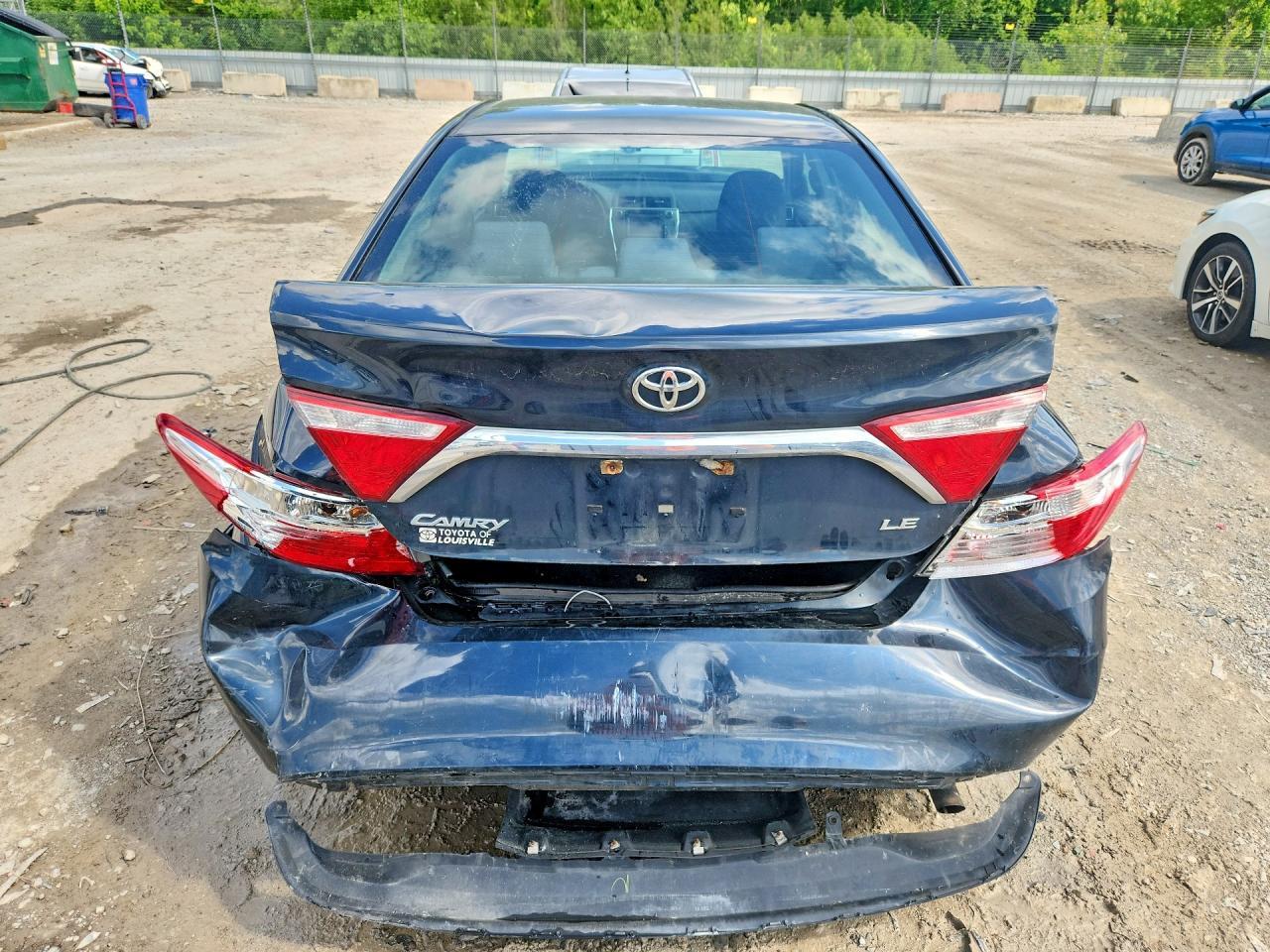 2017 Toyota Camry Le - zdjęcie 6